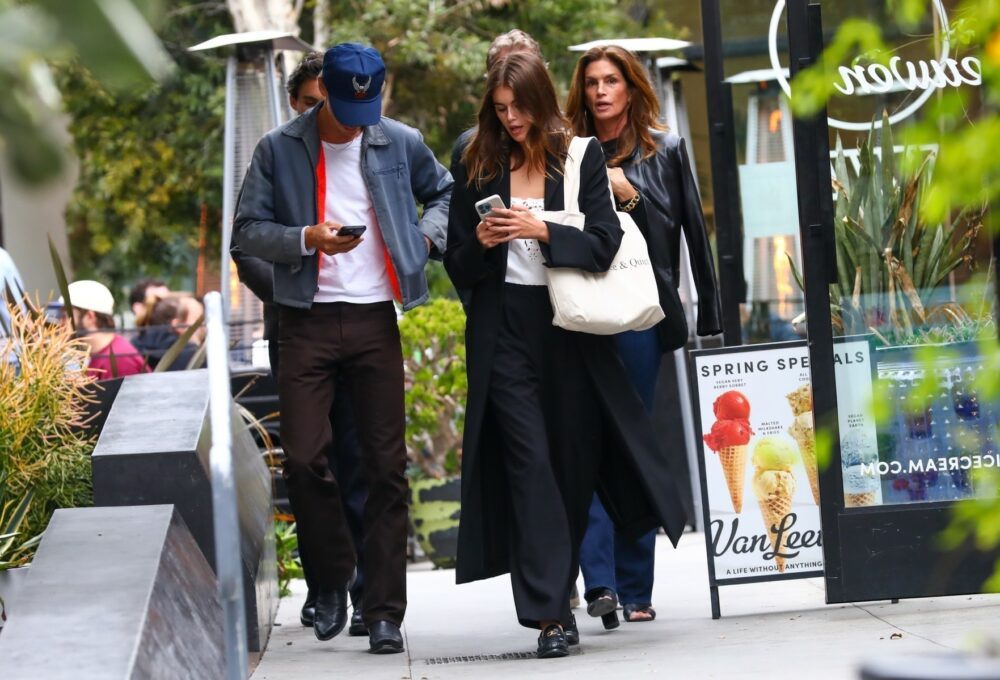 Austin Butler, Kaia Gerber, Cindy Crawford, Rande Gerber