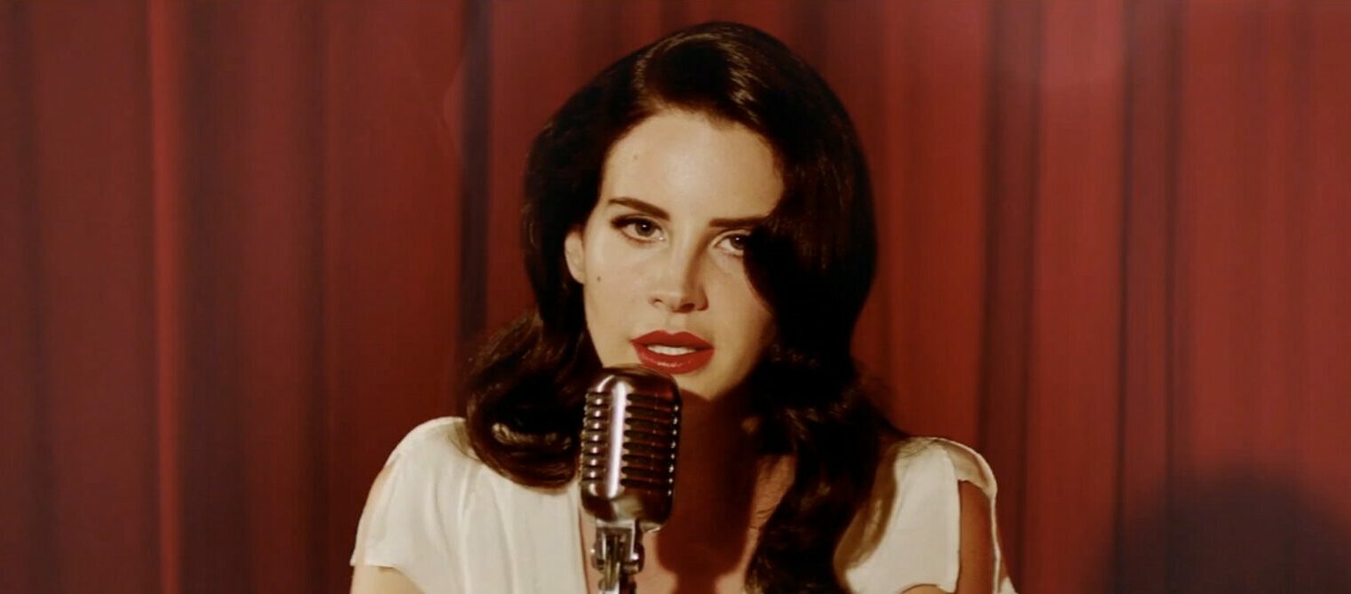 Lana Del Rey radi u restoranu