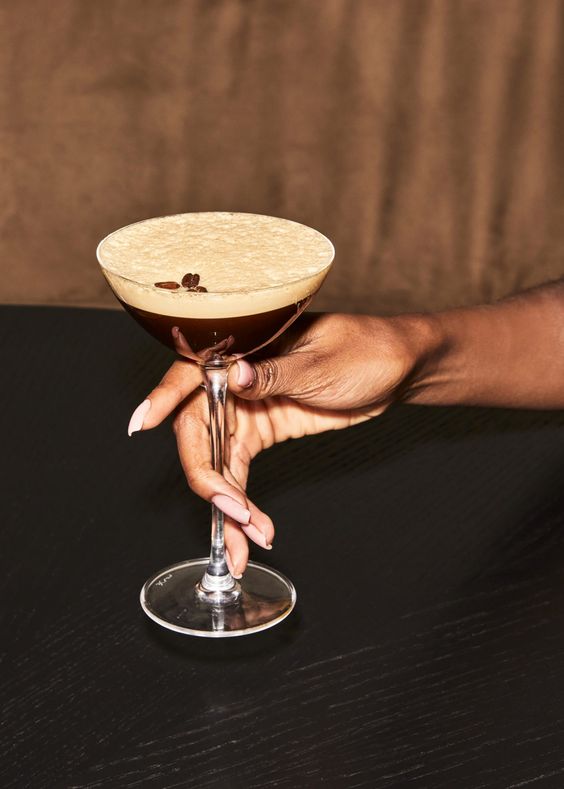 Espresso Martini koktel s kavom doček nove kokteli hello magazine croatia recept za expresso martini