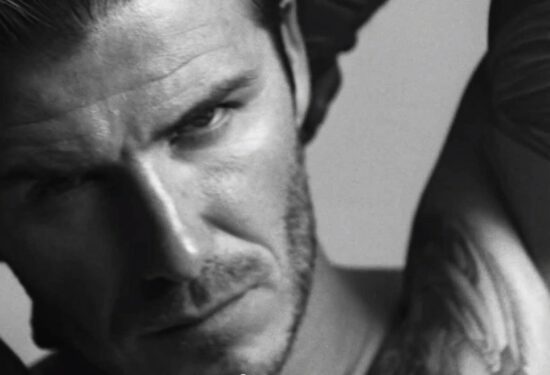 David Beckham nogometaš hello magazine croatia hrvatska David Beckham stražnjica guza televizor
