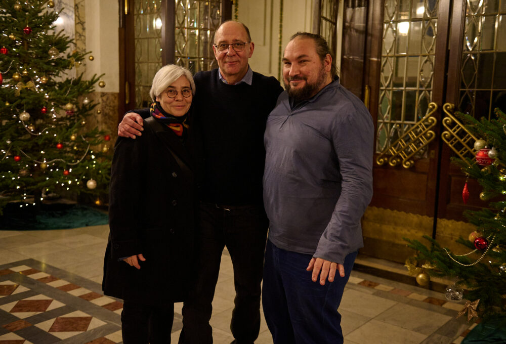 Sinoć je u Velikoj čitaonici Hrvatskog državnog arhiva u Zagrebu predstavljena prva monografska publikacija o hrvatskom umjetniku Lovri Artukoviću.