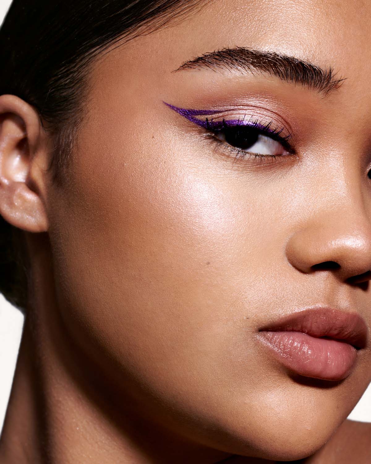 Rihanna make up svjetlucavi tuš za oči