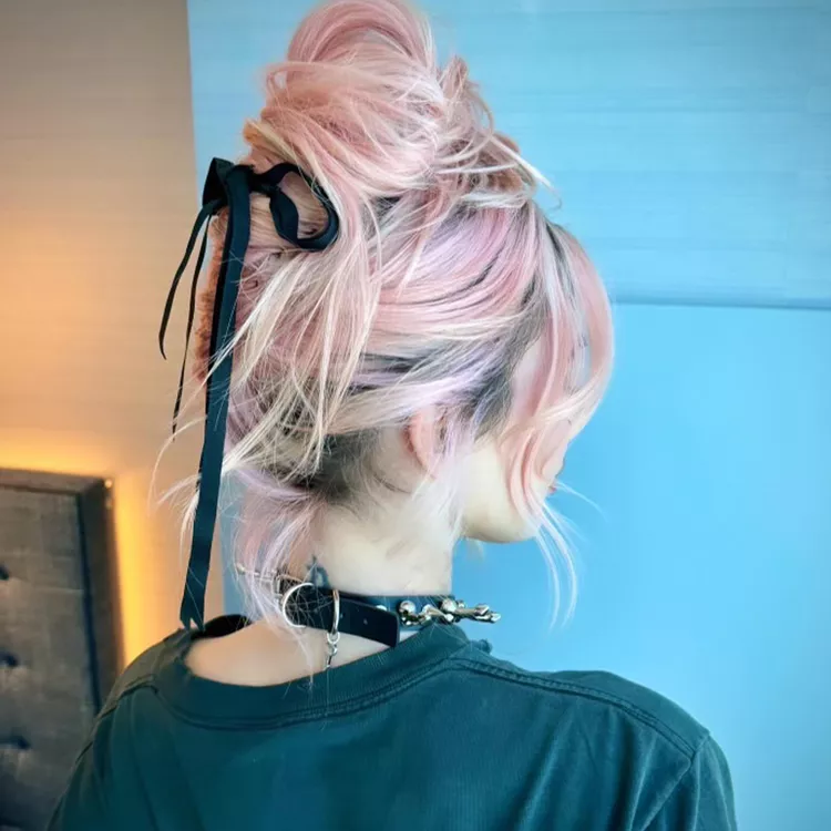 Megan Fox ružičasta kosa hello magazine croatia hrvatska trendovi frizura za 2024