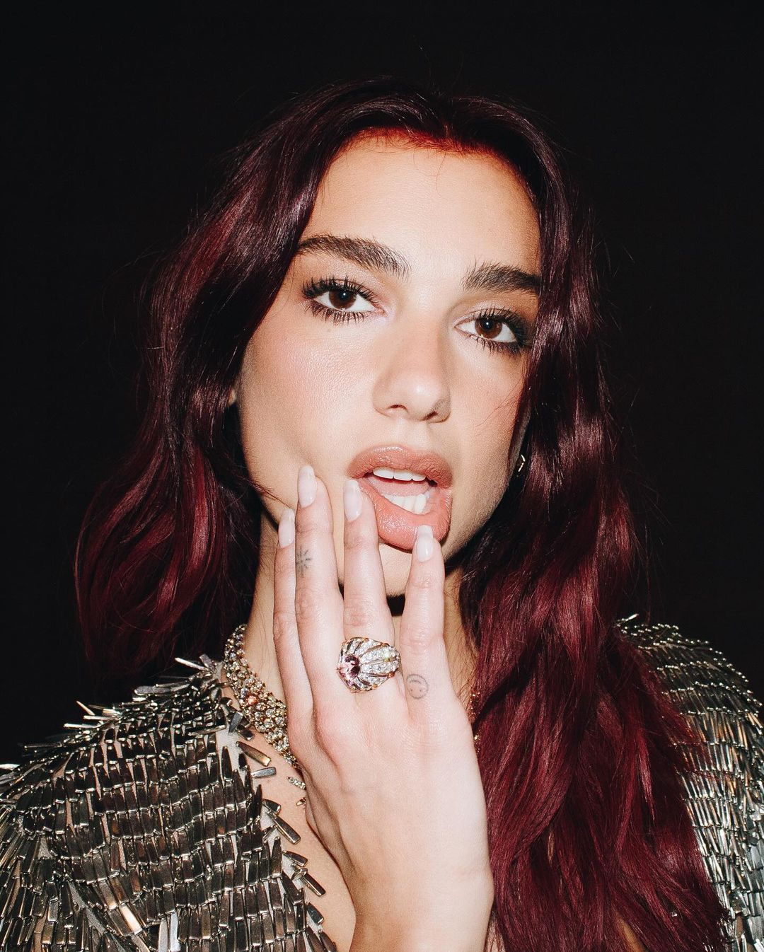 Nika Turković manikura mliječna francuska manikura hello magazine croatia hrvatska mliječna francuska manikura Dua Lipa