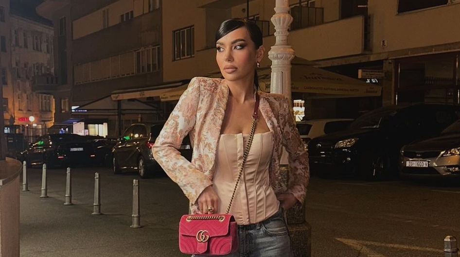 korzet-i-traperice-ultimativni-su-duo-za-prolje-e-2024