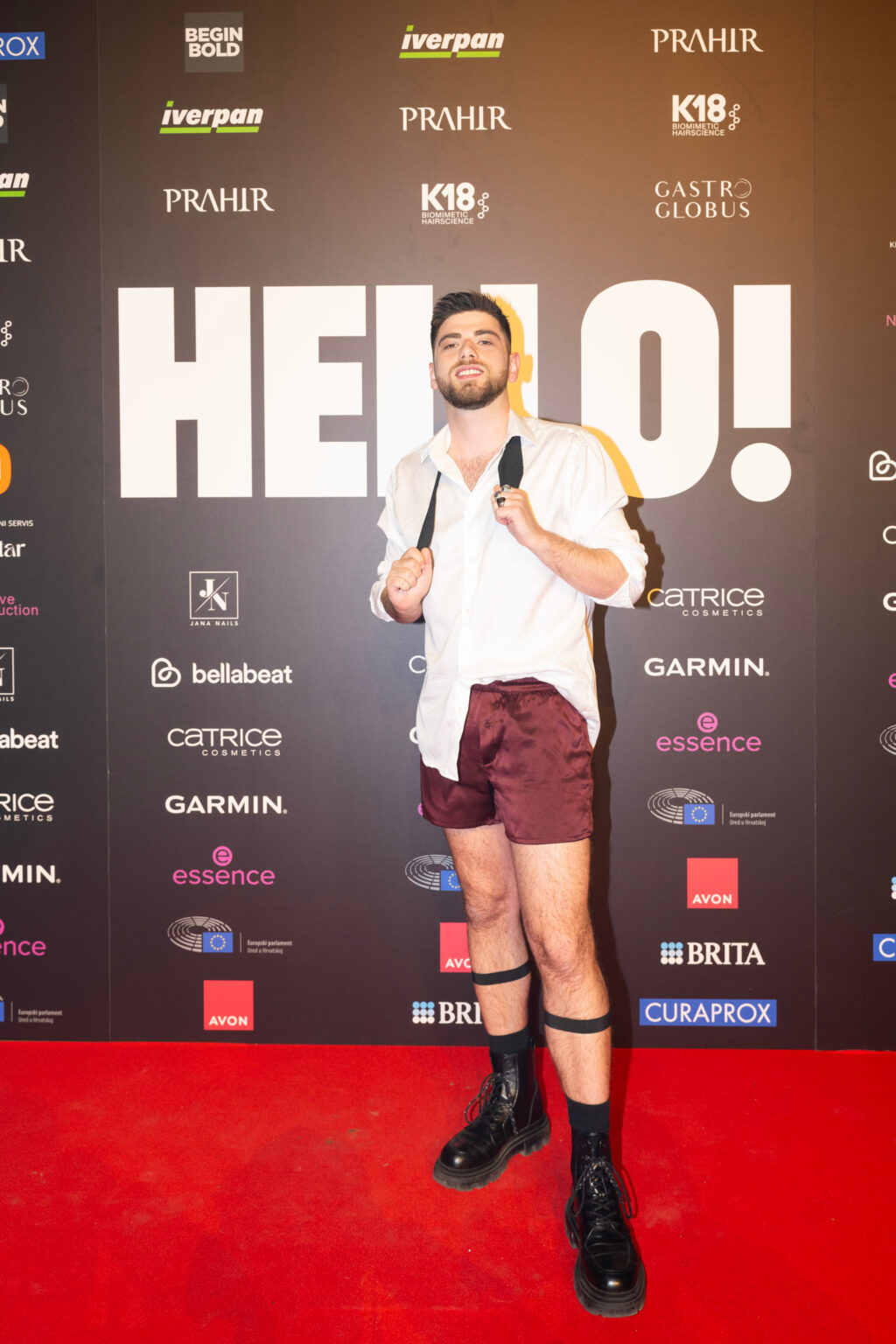 Hello Part Movie HELLO party 2024: Dva upečatljiva muška outfita