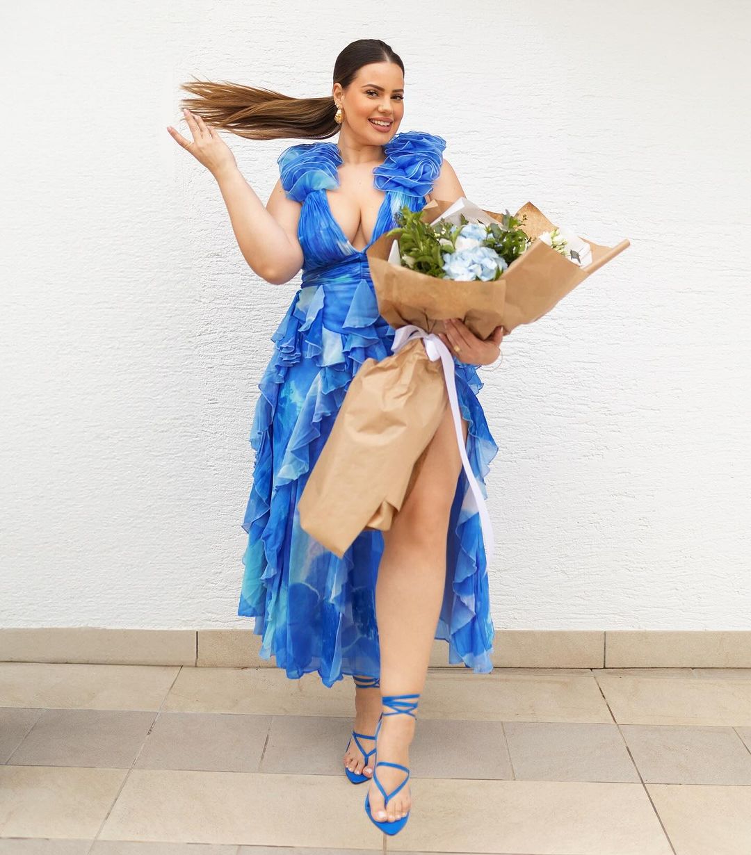 Lucija Lugomer plava haljina ASOS hello magazine croatia hrvatska Lucija Lugomer rođendan