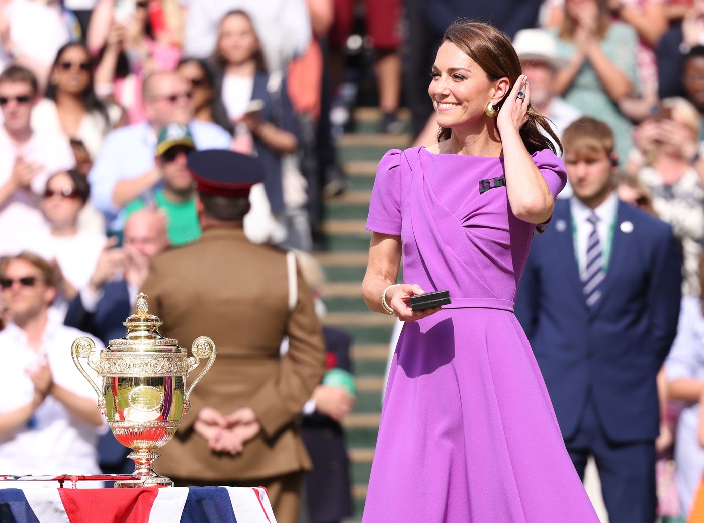 ljubičasta haljina princeze catherine