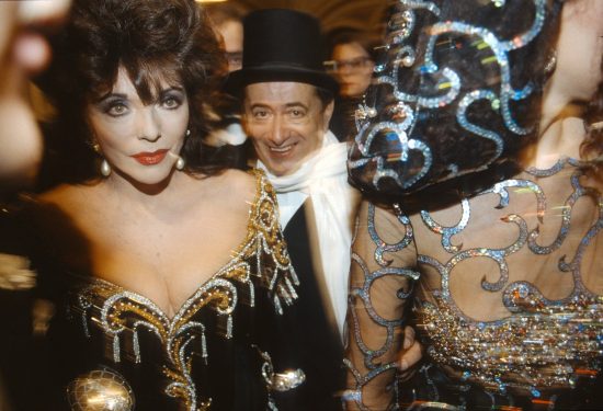 Joan Collins i Elizabeth Hurley