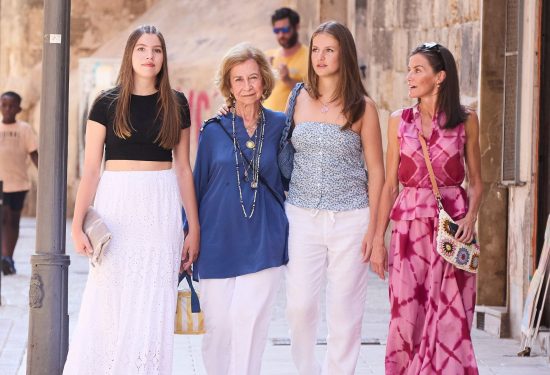 kraljica Letizia Mallorca hello magazine croatia hrvatska Kraljica Letizia na odmoru