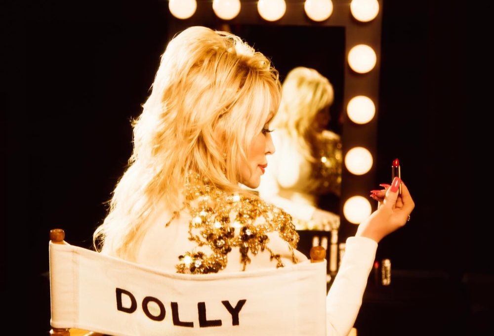 šminka Dolly Parton ruž Jolene hello magazine croatia hrvatska make up kolekcija Dolly Parton