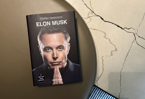 Elon Musk, Walter Isaacson, biografija Elona Muska, inovator, kontroverzna osoba, električni automobili, privatni svemirski letovi, umjetna inteligencija, životna priča, tehnologija, inovacije