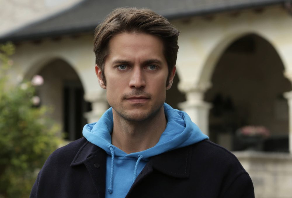 Gabriel iz Emily in Paris hello magazine croatia hrvatska