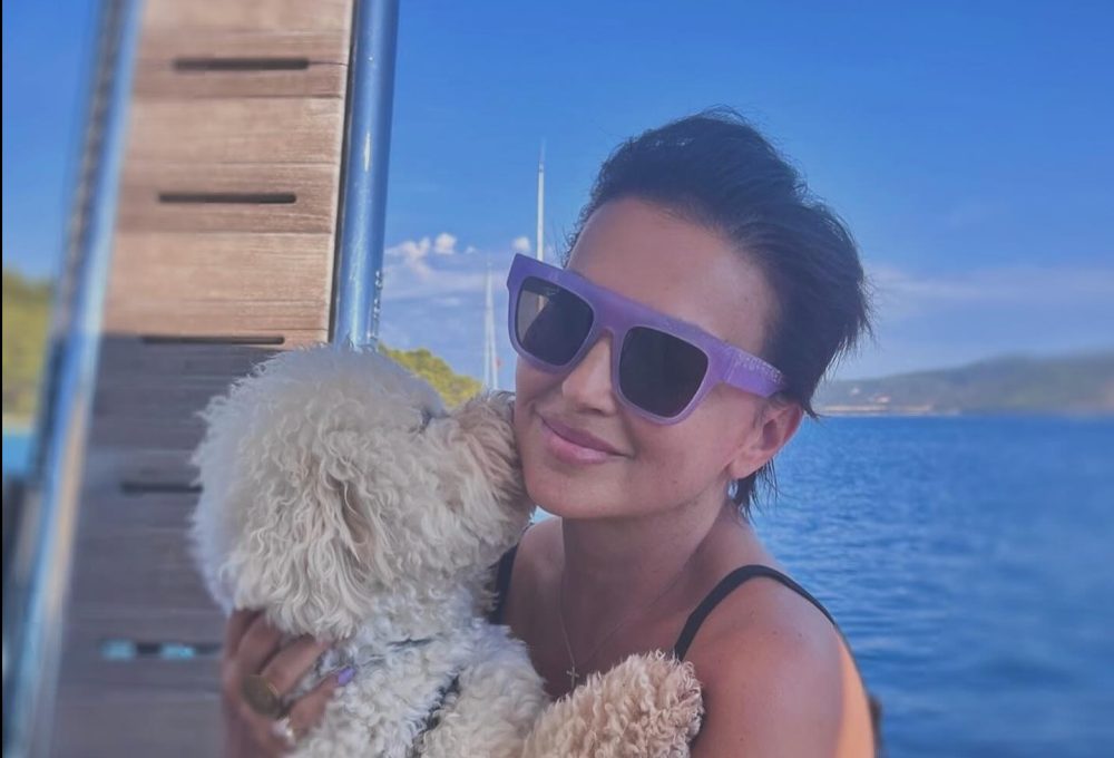 Nina Badrić, pas Toto, trajna frizura, kratka kosa, Derviš Sušić