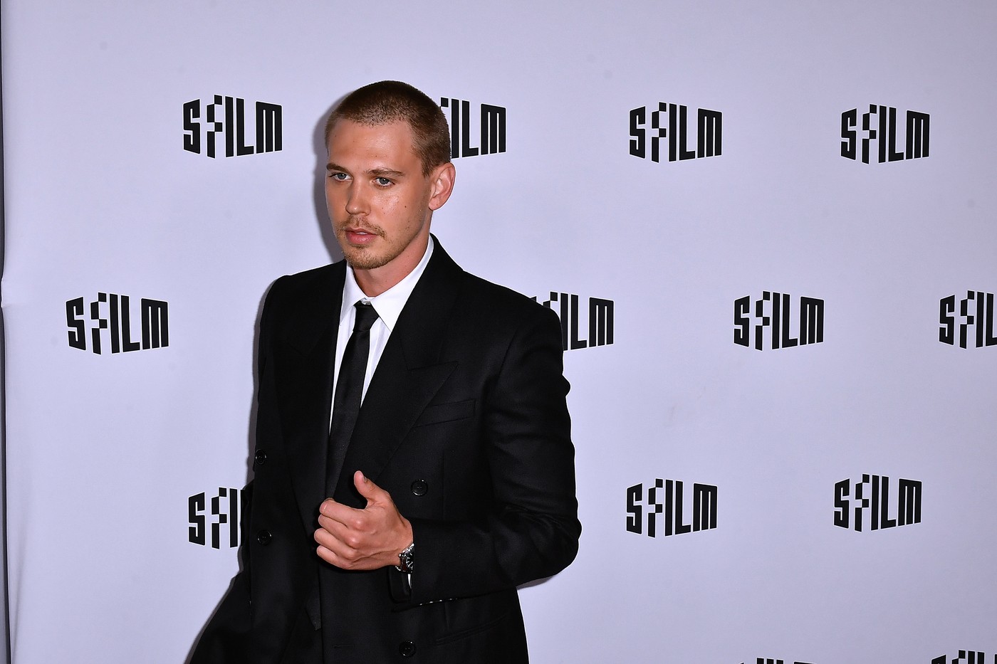 Austin Butler, obrijana glava, seksi izgled, SFFILM Awards, Dune Part Two, kontroverzni izgled, redatelj Denis Villeneuve, Irving M. Levin nagrada, muževnost, seksepil, San Francisco, filmska režija, obožavatelji, Hollywood