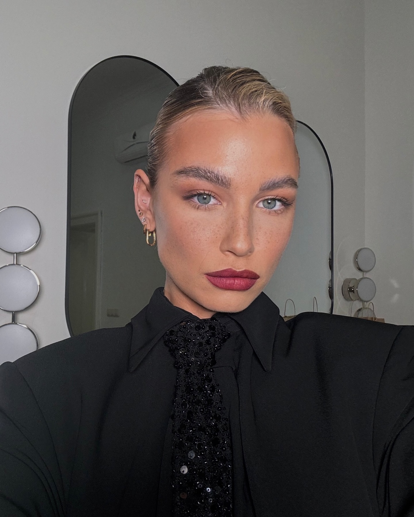 Elena Dizdar ima najljepšu ideju za blagdanski make up look su stilu supermodela