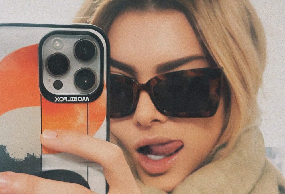 Ella Dvornik, seksi fotke, influencerica Ella Dvornik, Horusovo oko tetovaža, obline Elle Dvornik, fotke iz kade, Ella Dvornik Instagram, popularne influencerice
