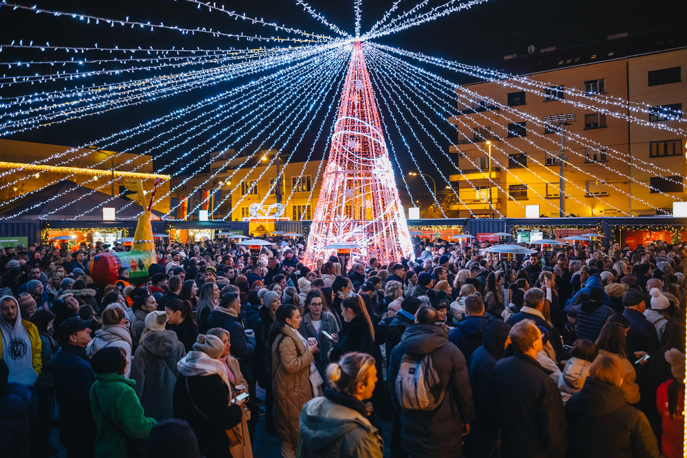 Jinglingz Kvatrić, blagdanska čarolija, advent Zagreb, glazba i hrana, Harij Rončević koncert, tematske kućice, božićne delicije, Advent program