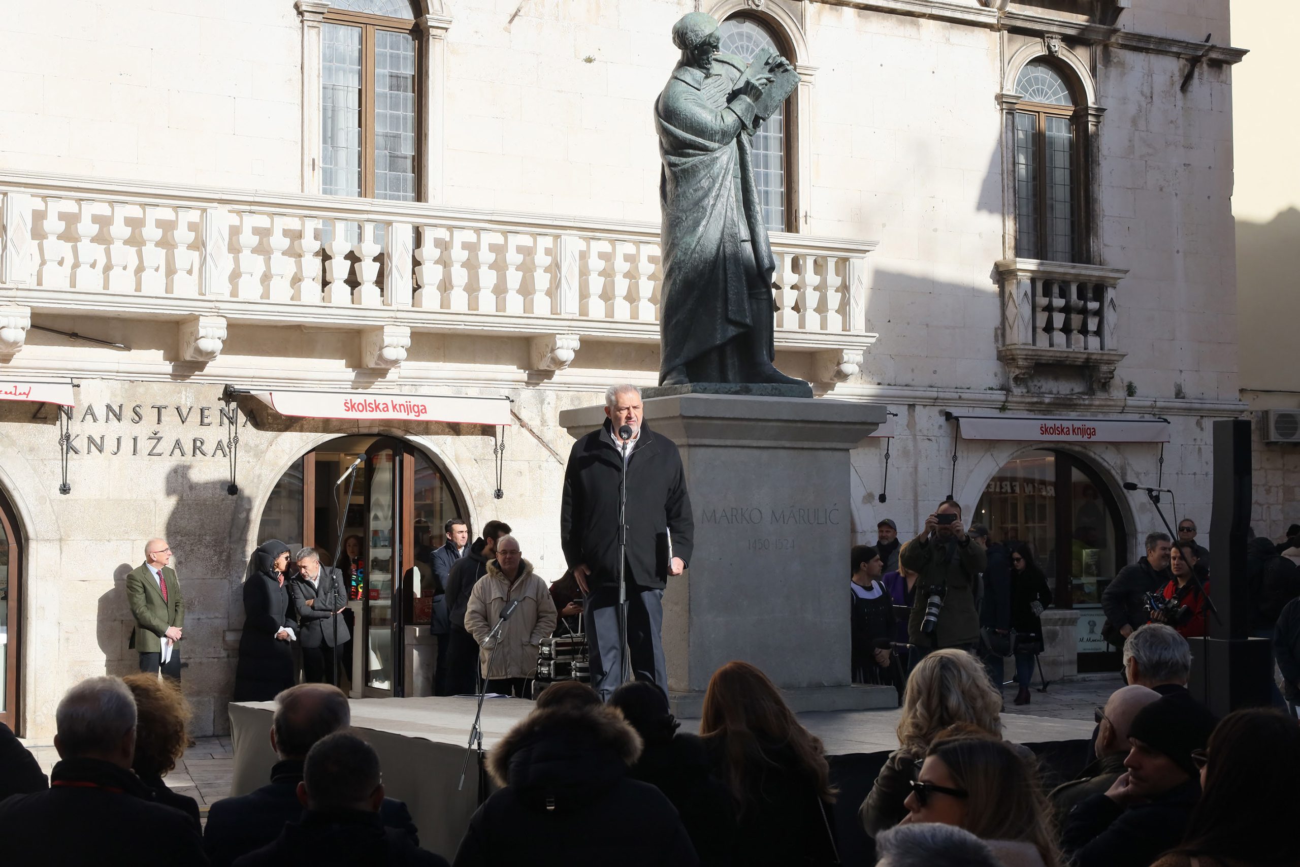 otvorenje knjižare M. Marul, palača Milesi Split, znanstvena knjižara Split, Školska knjiga Split, kulturni identitet Hrvatske, glazbeno-scenski program, povratak u Marulovo doba