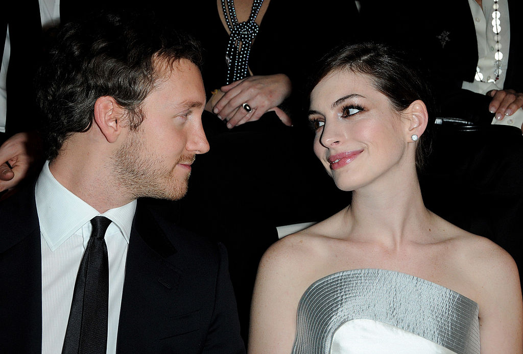 Anne Hathaway Adam Shulman hel hello magazine croatia hrvatska celebrityji koji su se vjenčali s fanovima