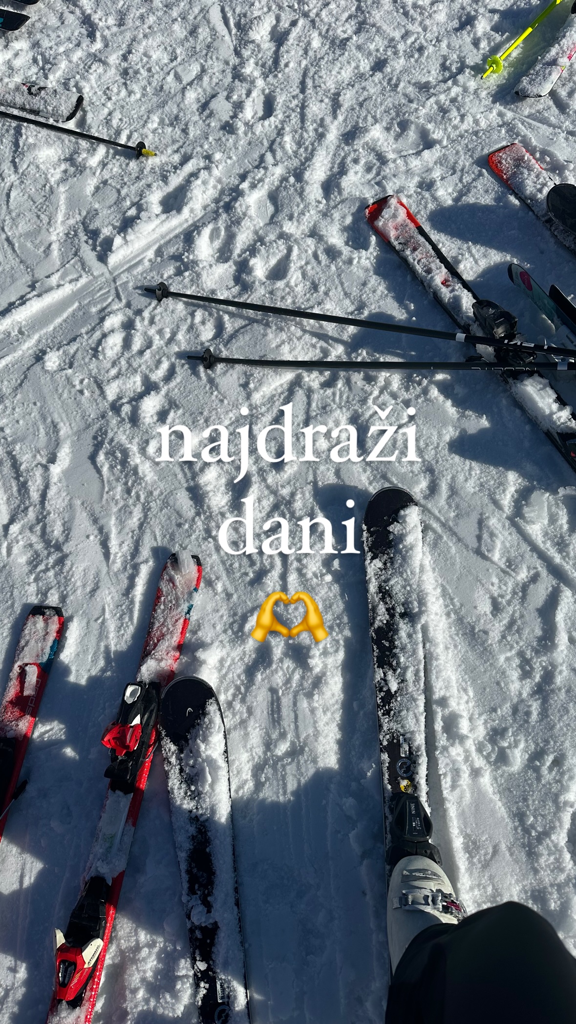 Franka Batelić, Vedran Ćorluka, obiteljski odmor, skijanje, planine, Viktor i Greta, obiteljski trenuci, zimske radosti, obitelj na snijegu, Instagram, obiteljski izlet, obiteljske uspomene, hrvatski celebrity