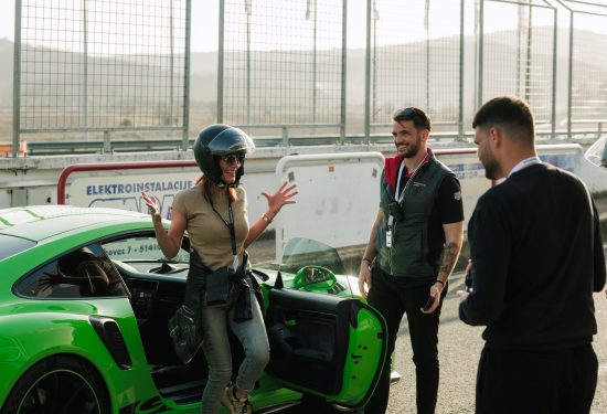 Porsche Women on Track, žene i automobili, adrenalin na stazi, vožnja Porschea, žene u sportu, luksuzni automobili, test vožnja Porsche, trkaća staza Grobnik, Porsche iskustvo, ženska snaga i hrabrost