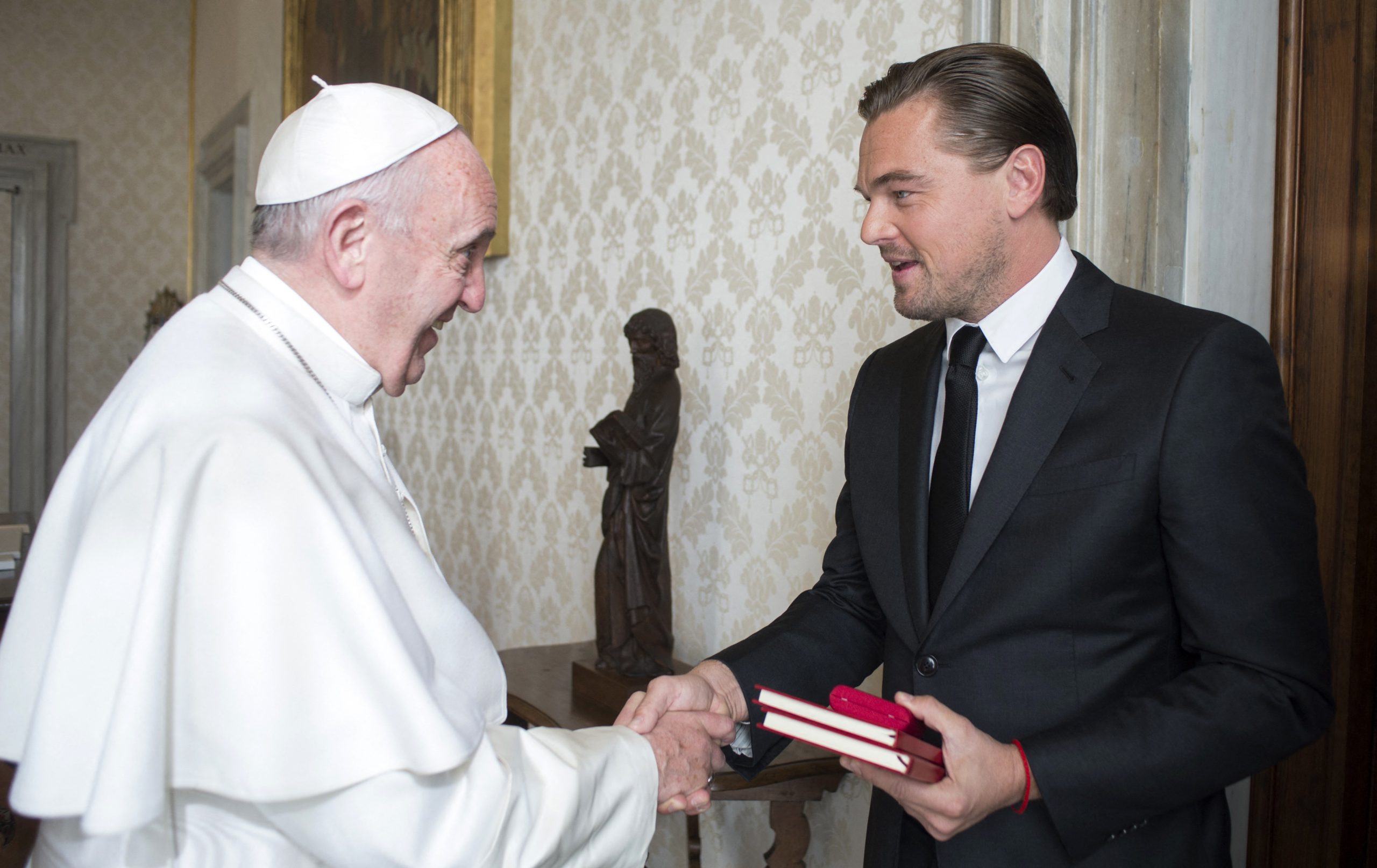 Leonardo DiCaprio oprostio se od pape Franje Hello Magazine Croatia