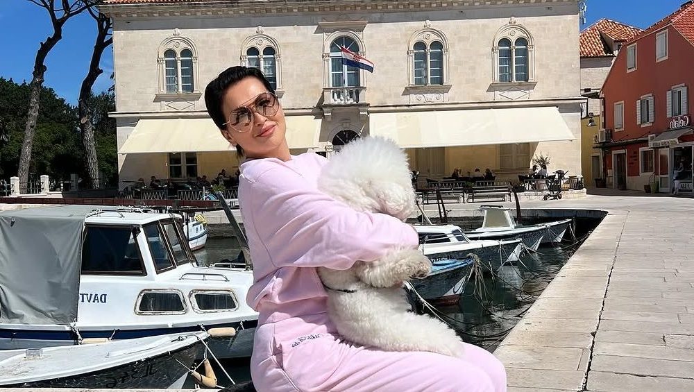 Nina Badrić uživ ana Hvaru Hello Magazine Croatia