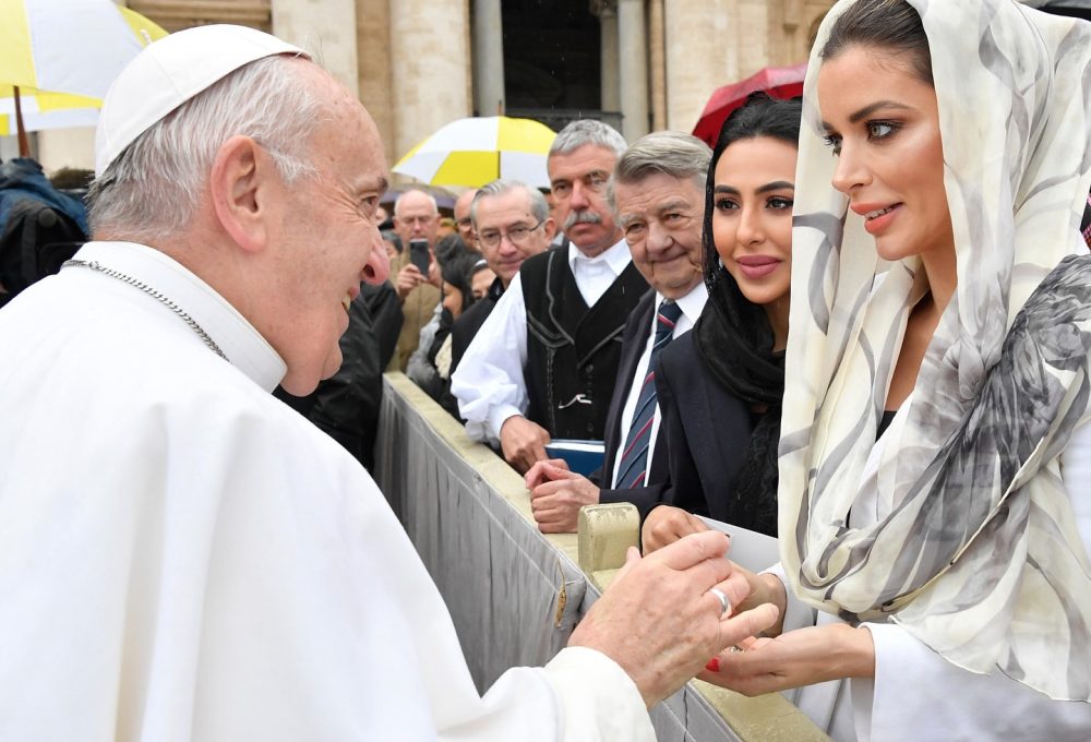 Fani Stipković i Papa Franjo Hello Magazine Hrvatska Croatia