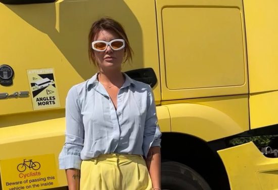 Ella Dvornik u žutim hlačama oduševila Hello Magazine Croatia