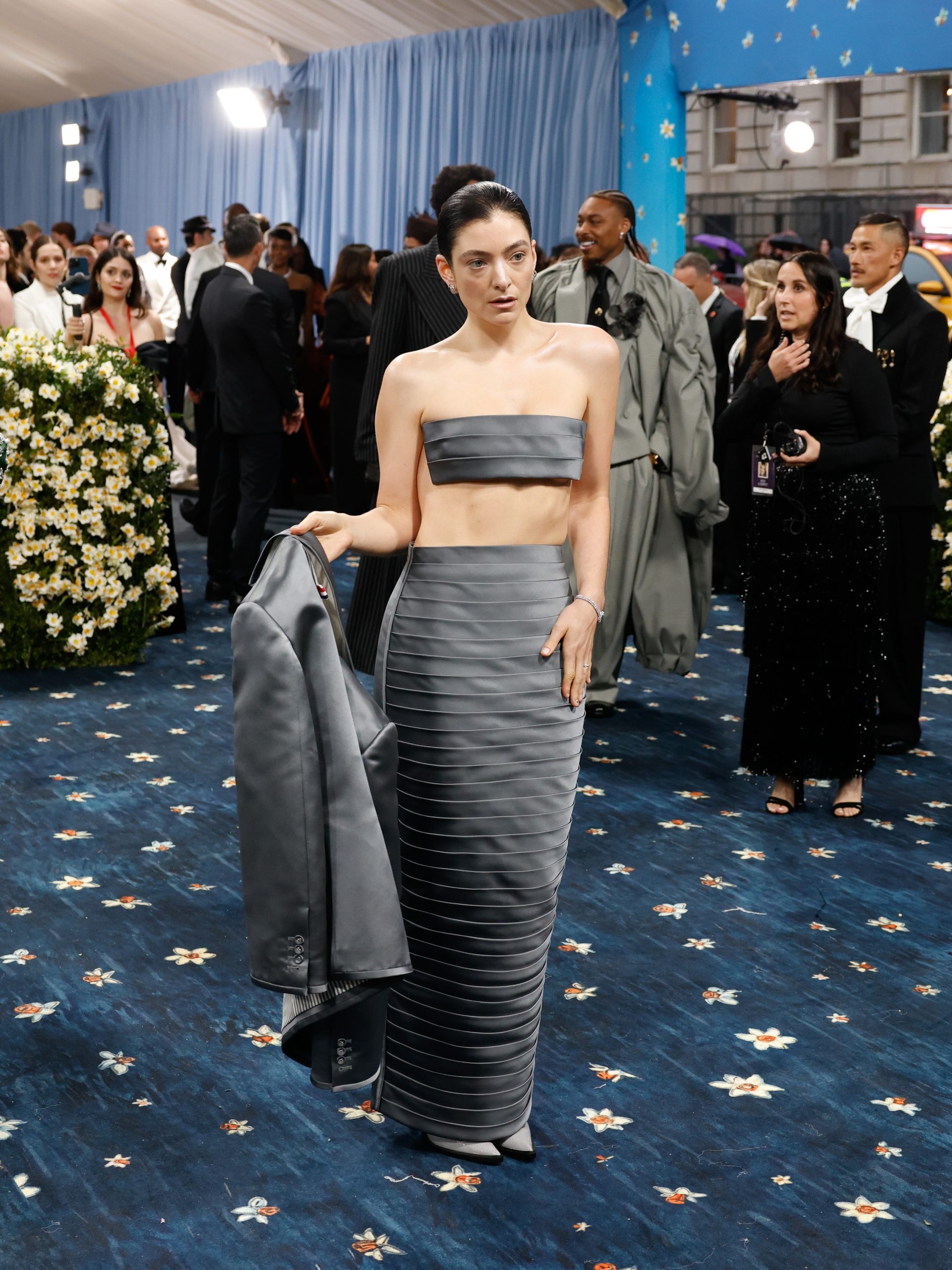 Lorde nije oduševila na Met Gali Hello Magazine
