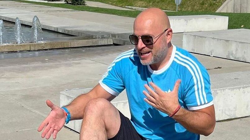 Rene Bitorajac s kosom i brkovima Hello Magazine Croatia