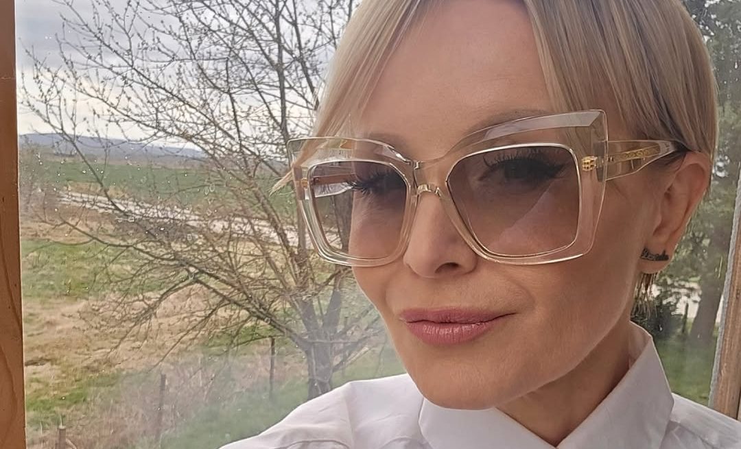 Danijela Martinović retro outfit