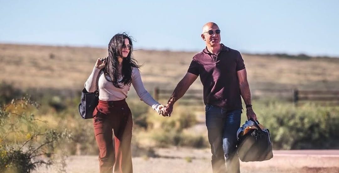 jeff bezos sa zaručnicom na jahti