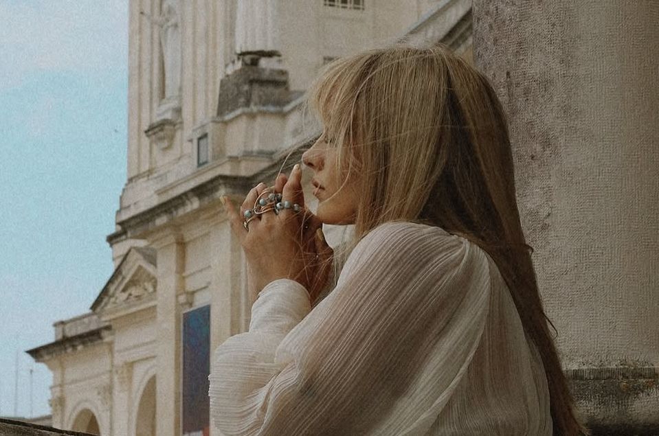 Albina Grčić otputovala u svetište u Portugalu Hello Magazine Croatia