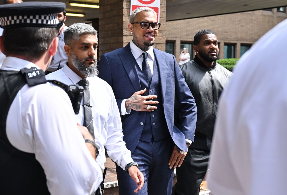 Chris Brown platio jamčevinu od gotovo 6 milijuna eura, a sad na sudu izjasnio da nije kriv