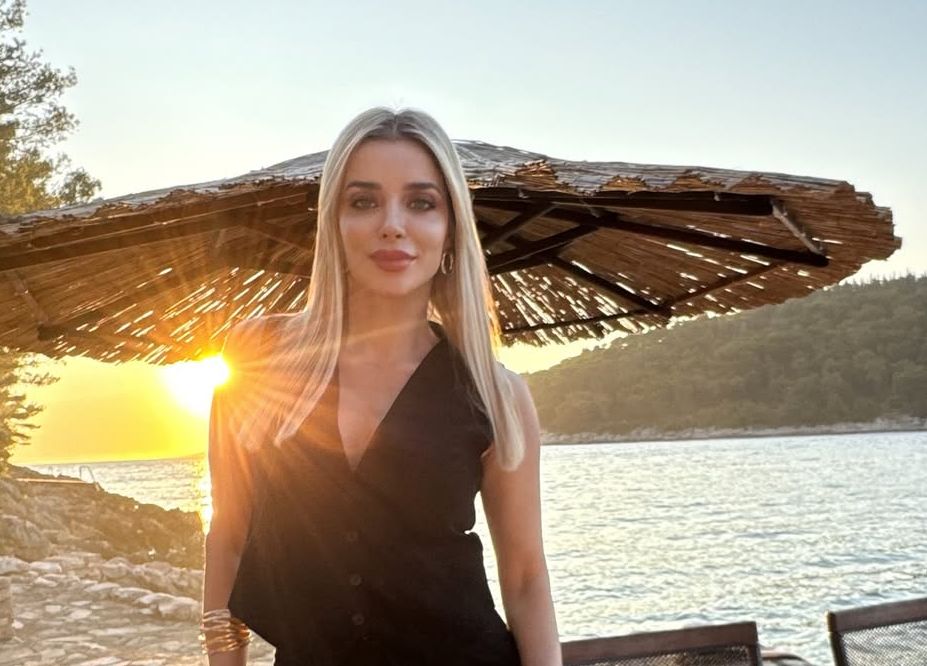 Fani Stipović u Veloj Luci Hello Magazin Croatia