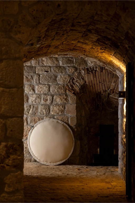 dubravka lošić, libertas bells, izložba dubrovnik 2025, dubrovnik umjetnost, tvrđava bokar, dubrovnik kulturna događanja, hrvatska suvremena umjetnost, izložba tvrđava bokar, dubrovnik izložbe ljeto, journal.hr kultura, art scene croatia, suvremena umjetnost hrvatska, kulturna događanja dubrovnik, sloboda umjetnosti, hrvatske umjetnice, ženske umjetnice hrvatska, art summer 2025, dubrovnik must see, lifestyle dubrovnik, art event croatia, kulturni vodič dubrovnik, zvona slobode izložba, hrvatska umjetnost 2025, art in historical spaces, art installation dubrovnik, bokar fortress exhibition, things to do in dubrovnik, kulturna scena hrvatska, izložbe ljeto 2025, bokar fortress art, dubrovnik heritage art, journal.hr preporuka, top izložbe 2025, contemporary art croatia, croatian female artists, art meets history, dubrovnik art tour, best exhibitions croatia, dubrovnik kultura ljeto, sloboda u umjetnosti, zvona umjetnosti, hrvatski umjetnički događaji, kreativne žene hrvatske, art destination croatia, art travel dubrovnik, summer in dubrovnik 2025, ruže u umjetnosti, rozarij dubravka lošić, tondo umjetnost, kosi let instalacija