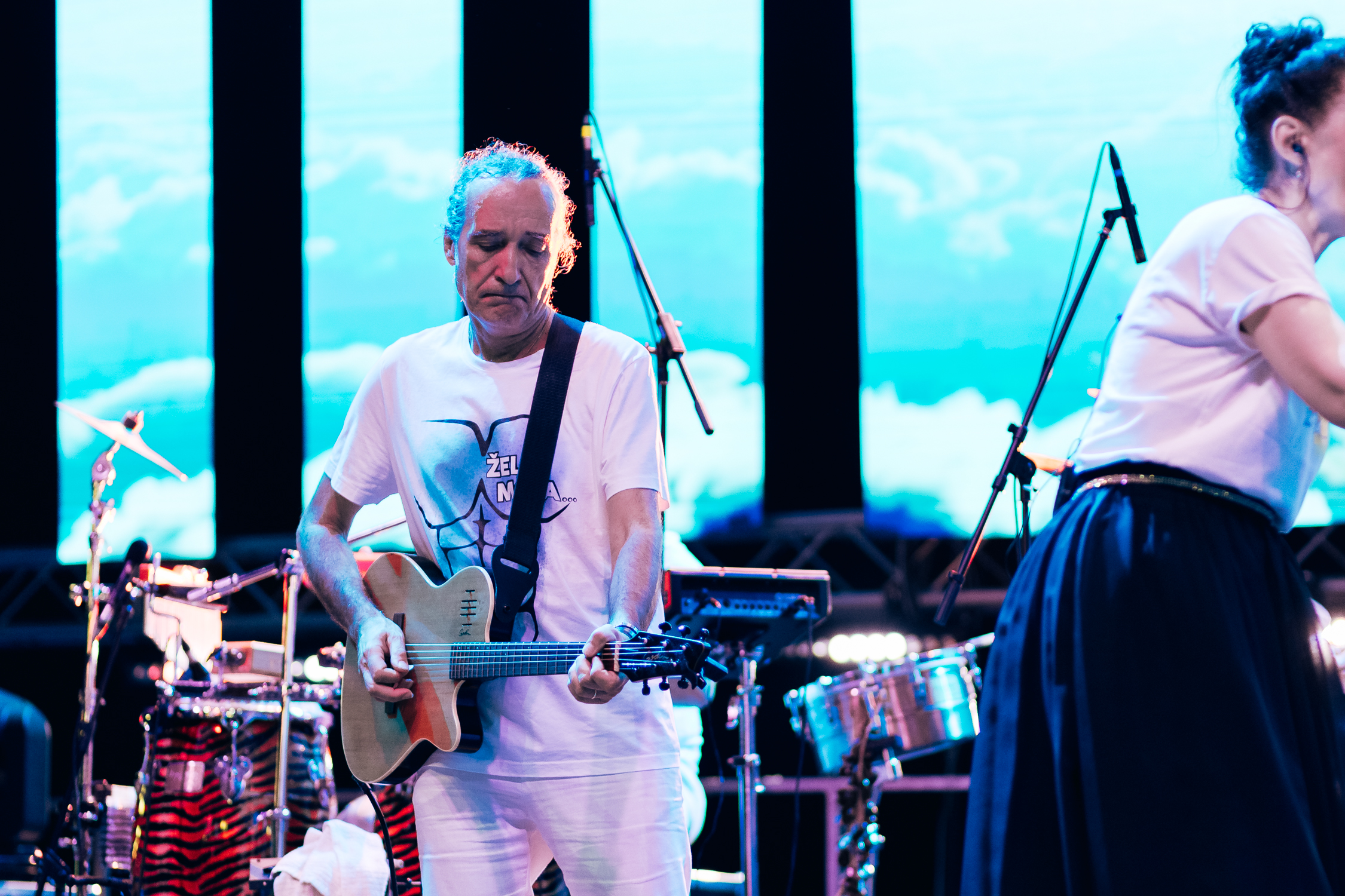 Doris Dragović izazvala euforiju: U hit merchu zapjevala pred tisućama fanova pa rasprodala cijelu kolekciju