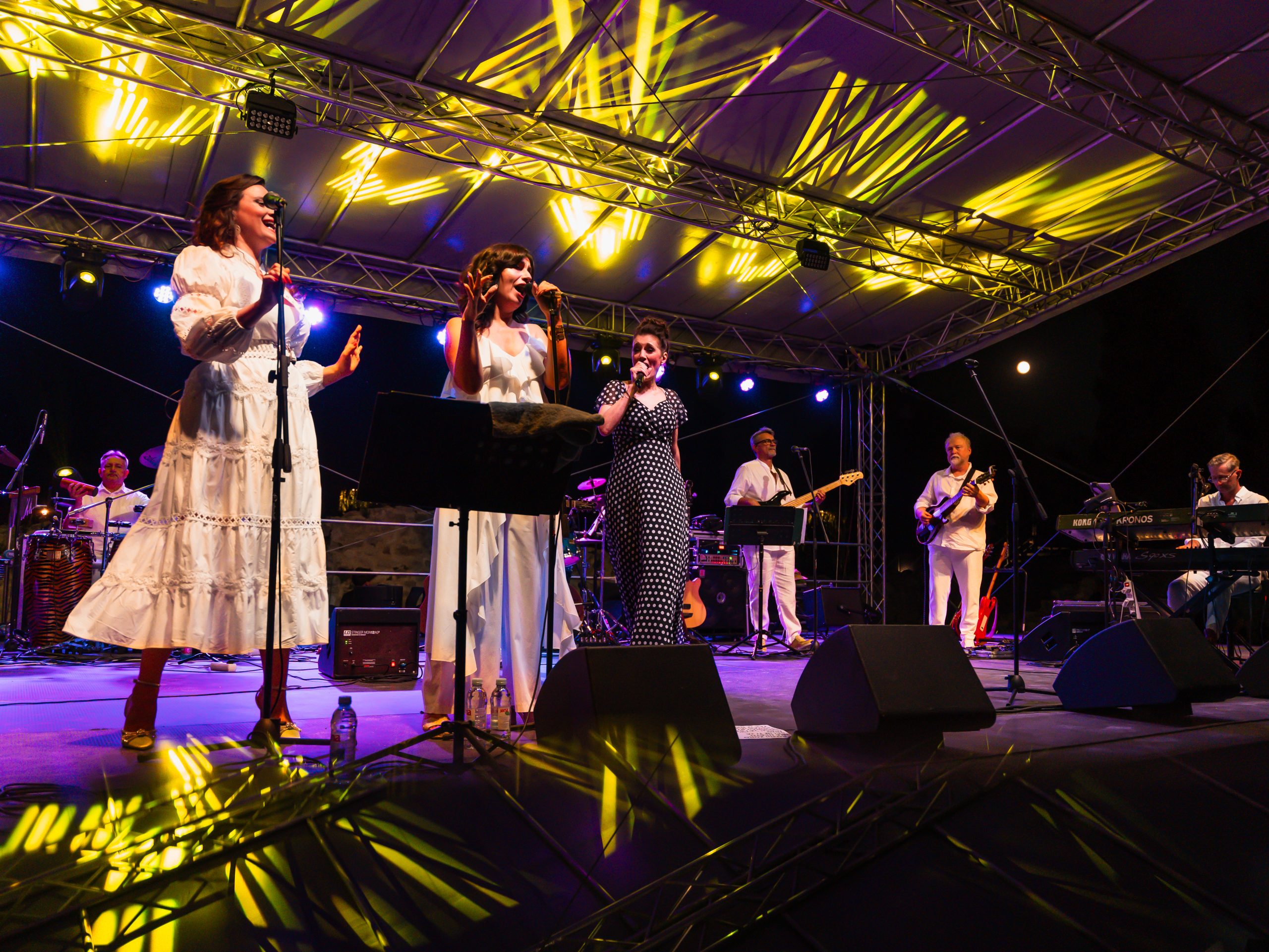 Doris Dragović izazvala euforiju: U hit merchu zapjevala pred tisućama fanova pa rasprodala cijelu kolekciju