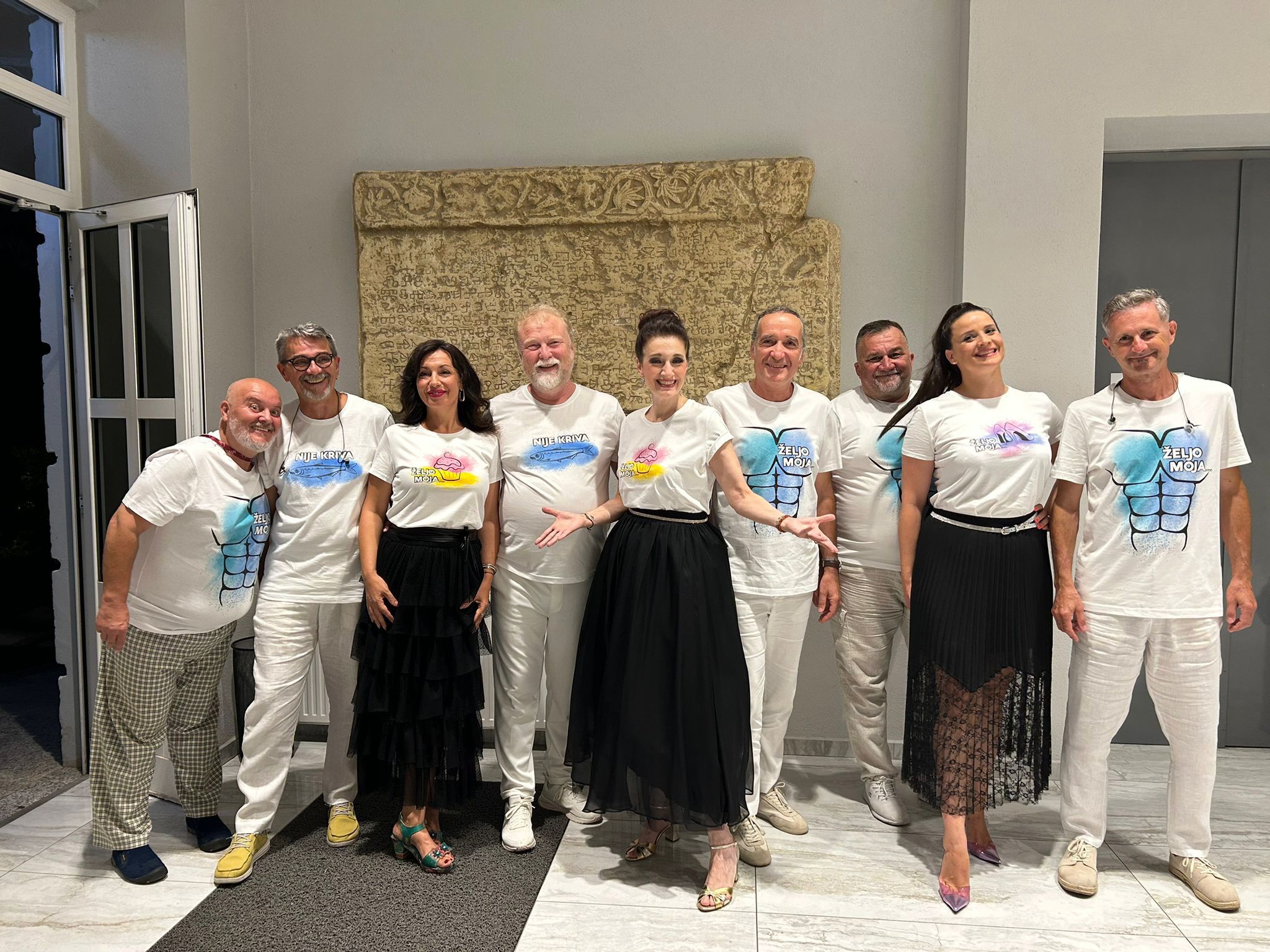 Doris Dragović izazvala euforiju: U hit merchu zapjevala pred tisućama fanova pa rasprodala cijelu kolekciju