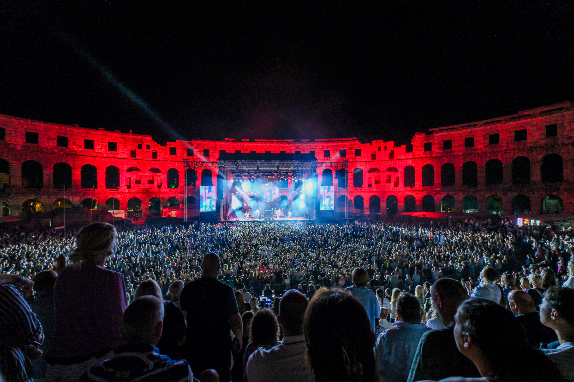 Emotivni Tony Cetinski priredio spektakl rodnoj Puli u prepunoj Areni Pjevat ću dok god vi budete htjeli, nema meni penzije