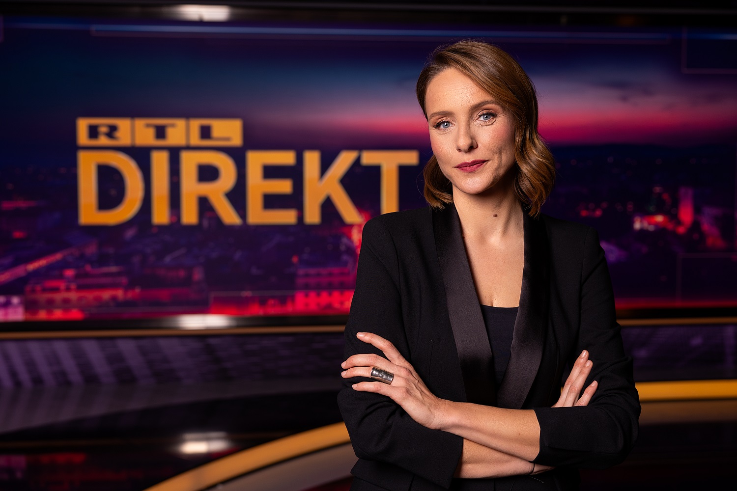 Weekend.18, Rovinj, festival medija, festival komunikacija, festival tehnologije, mediji, novinarstvo, istraživačko novinarstvo, hrabre žene, Mariana van Zeller, National Geographic, Emmy, Trafficked, krijumčarenje, karteli, ilegalna tržišta, Mirsada Begović, Al Jazeera English, Ksenija Pavkov, N1, United Media, Mojmira Pastorčić, RTL Direkt, Jelena Obućina, Nova TV, Ana Marija Vuković, sport u medijima, žene u novinarstvu, female journalists, žensko liderstvo, istina, vijesti, odgovornost, rizik, storytelling, novinarke, urednice, autorice, novinarke regije, regionalno novinarstvo, EU nagrada za novinarstvo, istraživački dokumentarci, studentski prosvjedi, ratna izvješća, globalno novinarstvo, reportaže, novinarska hrabrost, žene liderice, žene i istina, glasovi istine, ženski panel, news industry, budućnost medija, medijska scena, regionalni festival, Weekend Rovinj, hrvatski festival, istina bez kompromisa, odgovorno novinarstvo, moć priče, power of storytelling, novinarski rizik, ženske priče, žene koje mijenjaju svijet, liderice u medijima, jake žene, ženska moć, globalne novinarke, regionalne novinarke, svjetske priče, global truth, breaking news, istraživački rad, etika u novinarstvu, ženske perspektive, glas novinarki, žene na prvoj liniji, borba za istinu, vijesti bez filtera, media festival, women in journalism, truth matters, risk and responsibility, ženska snaga, medijski trendovi, glasovi žena, moć informacija, provjera činjenica, protiv dezinformacija, istina u fokusu, medijska hrabrost, žene i mediji, future of news, novinarke bez granica, medijske inovacije, istraživanje istine, ženska odgovornost, inspiracija, female empowerment, istina pobjeđuje, Weekend svih Weekenda, Rovinj događanja, hrvatski eventi, festival događanja, inspirativne žene, globalni glasovi, regionalni glasovi, žene i društvo