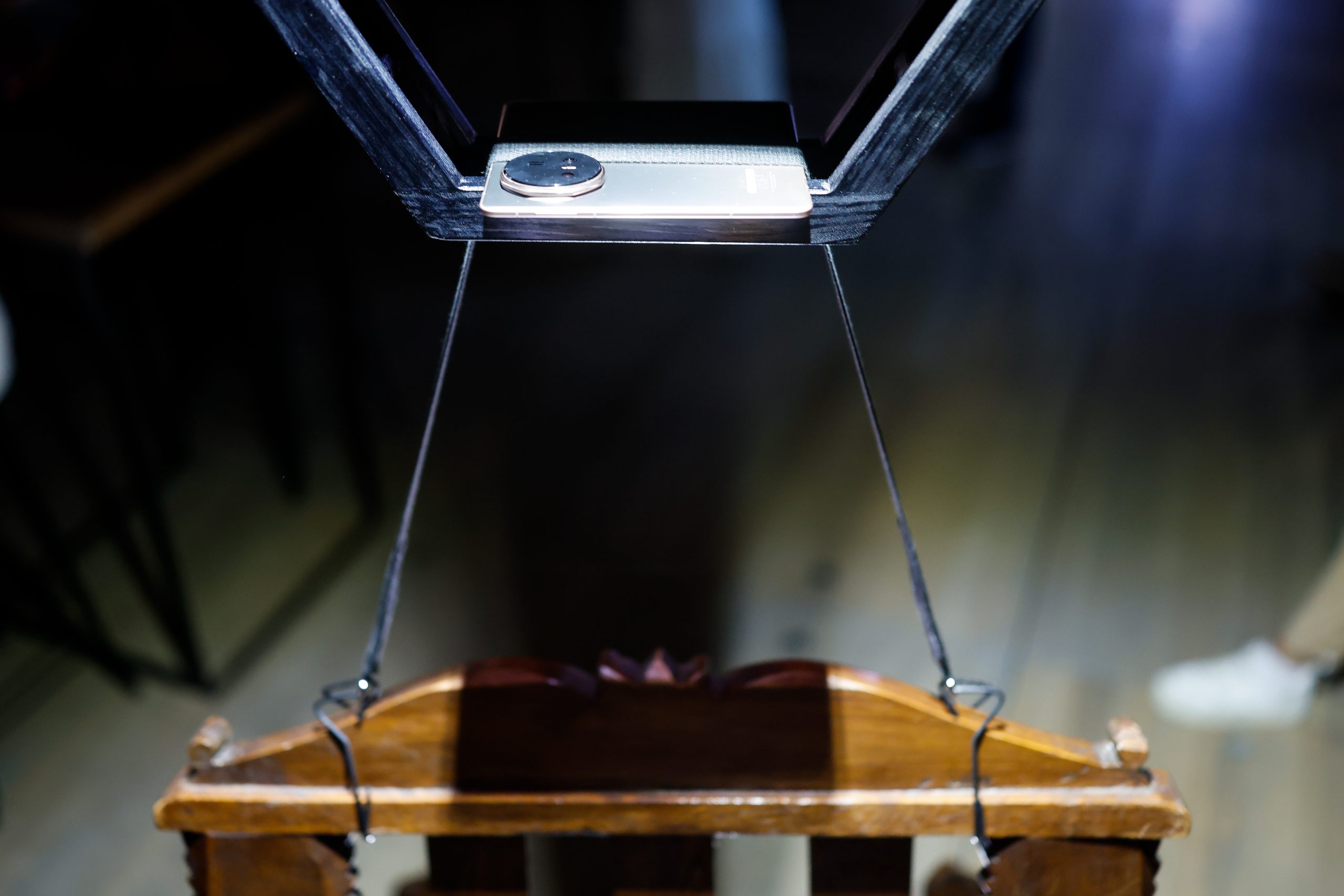 HONOR, HONOR Magic V5, HONOR Pad 10, najtanji mobitel, preklopni telefon, sklopivi mobitel, Ljubljana, Ljubljanski dvorac, premijera, tehnološki event, tech lifestyle, mobitel budućnosti, smartphone inovacije, AI tehnologija, umjetna inteligencija, Snapdragon 8, Falcon kamera, HONOR kamera, AI kamera, ultra tanak dizajn, minimalizam, luksuzna tehnologija, pametni telefon, mobilna budućnost, AI alati, Google Gemini, Gemini Live, AI prijevod, AI komunikacija, HONOR Hrvatska, HONOR Slovenija, lifestyle tehnologija, premium dizajn, mobilne inovacije, ultra lagan mobitel, najbolji mobitel 2025, novi HONOR, HONOR flagship, HONOR novitet, AI kreativnost, mobilna produktivnost, preklopni zaslon, unutarnji sklopivi ekran, AI portret, AI zoom, AI prepoznavanje pokreta, mobilna fotografija, vrhunske kamere, HONOR Magic serija, HONOR novosti, HONOR događaj, HONOR ekskluziva, HONOR show, Flora Ema Lotrič, Čupakabra, svjetlosni show, tehnološki spektakl, povijest i tehnologija, smartphone lansiranje, mobilni trendovi, gadgeti, pametna tehnologija, AI video, AI obrada fotografija, AI Eraser, AI Cutout, AI Outpainting, AI Upscale, HONOR Share, multi-device iskustvo, Windows kompatibilnost, iOS kompatibilnost, macOS kompatibilnost, Android kompatibilnost, poslovna produktivnost, rad na daljinu, digitalni nomadi, mobilni ured, moderna tehnologija, luksuzni gadget, premium smartphone, HONOR akcija, HONOR poklon, tablet HONOR Pad 10, Eye Comfort zaslon, Snapdragon 7 Gen 3, tehnološke inovacije, lifestyle gadget, novi mobitel 2025, HONOR boje, Ivory White, Dawn Gold, Black HONOR, ekskluzivna pogodnost, HONOR popust, HONOR cijena, HONOR dostupnost, tech vijesti, Journal.hr lifestyle, smart tehnologija, budućnost mobitela