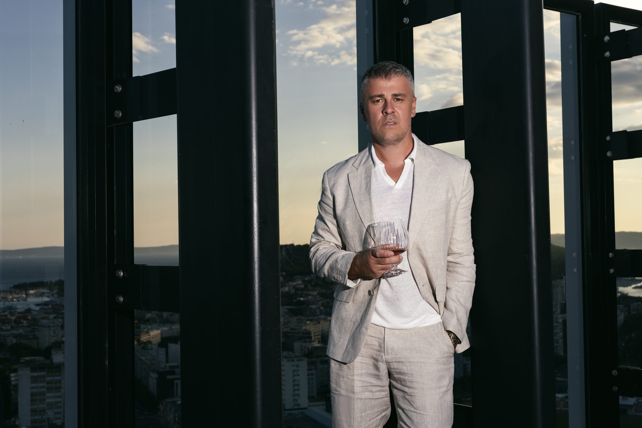 Josip Ivančić ima najslušaniji duet ovog ljeta. A sad je okupio bivši Thomsonov bend i kreće na turneju 