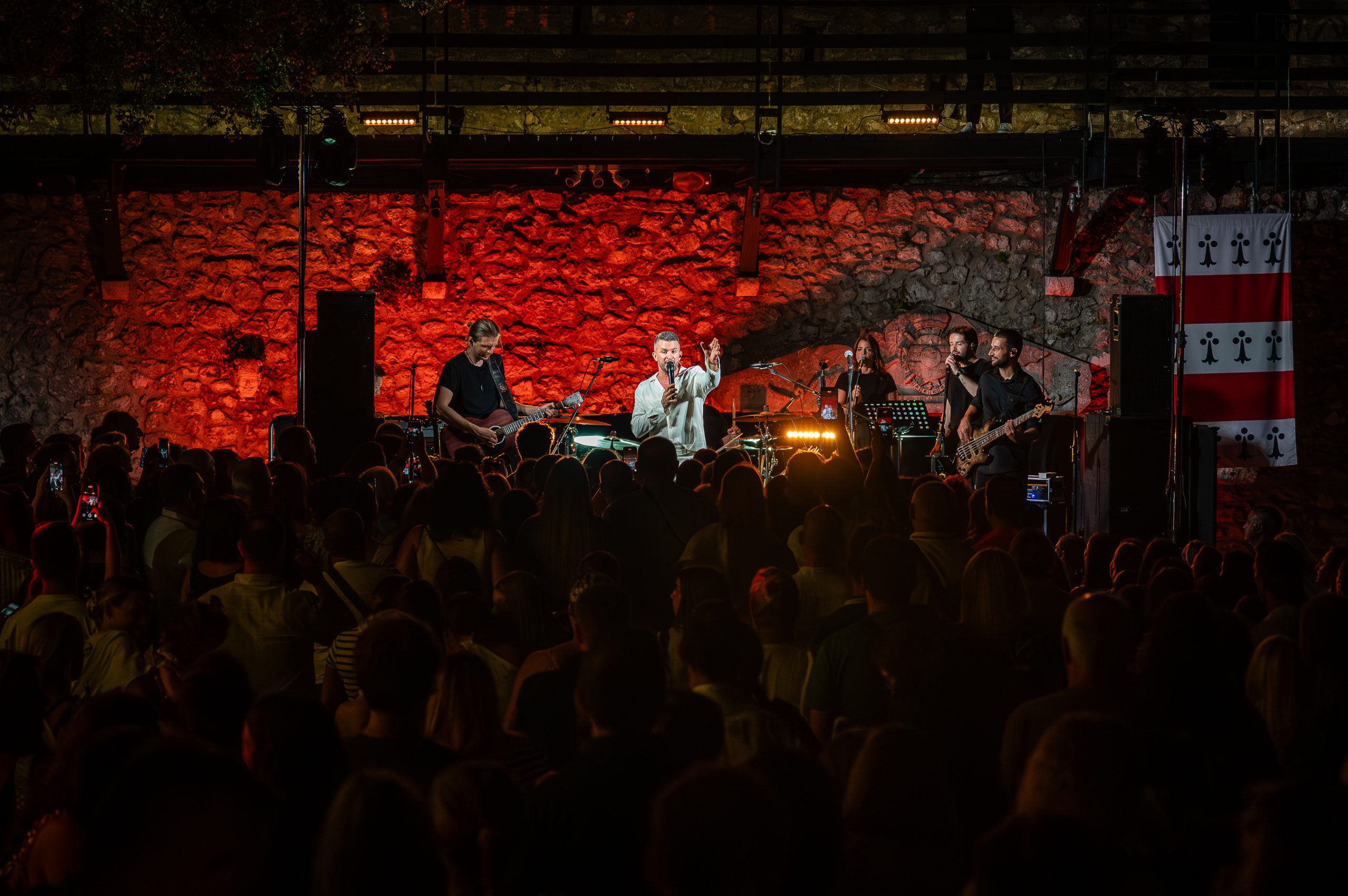 DAMIR KEDŽO ODRŽAO KONCERT ŽIVOTA NA TRSATSKOJ GRADI