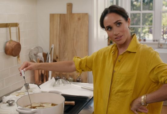 Meghan Markle 'U kraljevskoj obitelji nisam se mogla osjećati ugodno u vlastitoj koži' Hello magazin Croatia