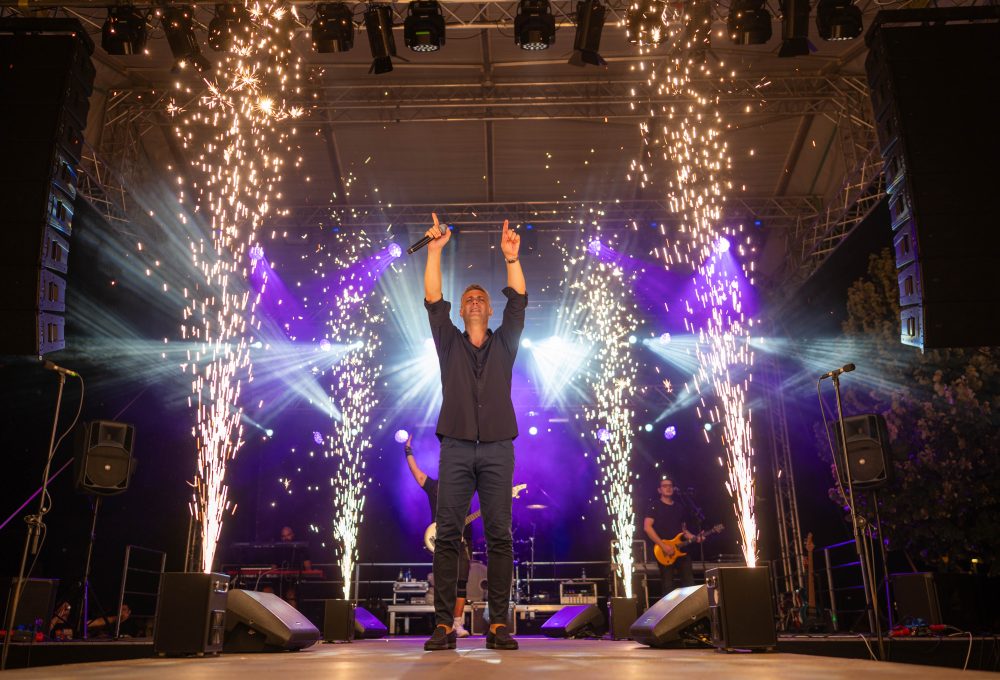 Nakon koncerta u Virovitici pred 10 000 ljudi, Lexington dolazi u Kulu Kamerlengo i Cave Romane