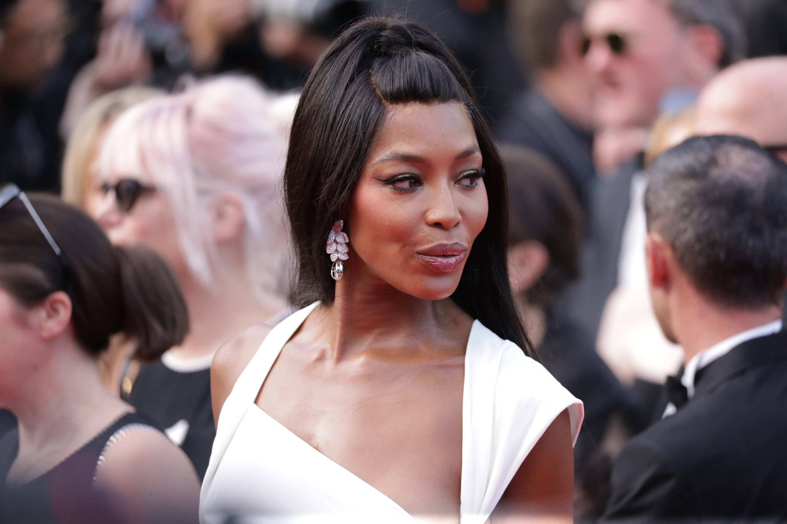 Naomi Campbell u 55. godini pokazala trbušnjake Hello Magazin Croatia