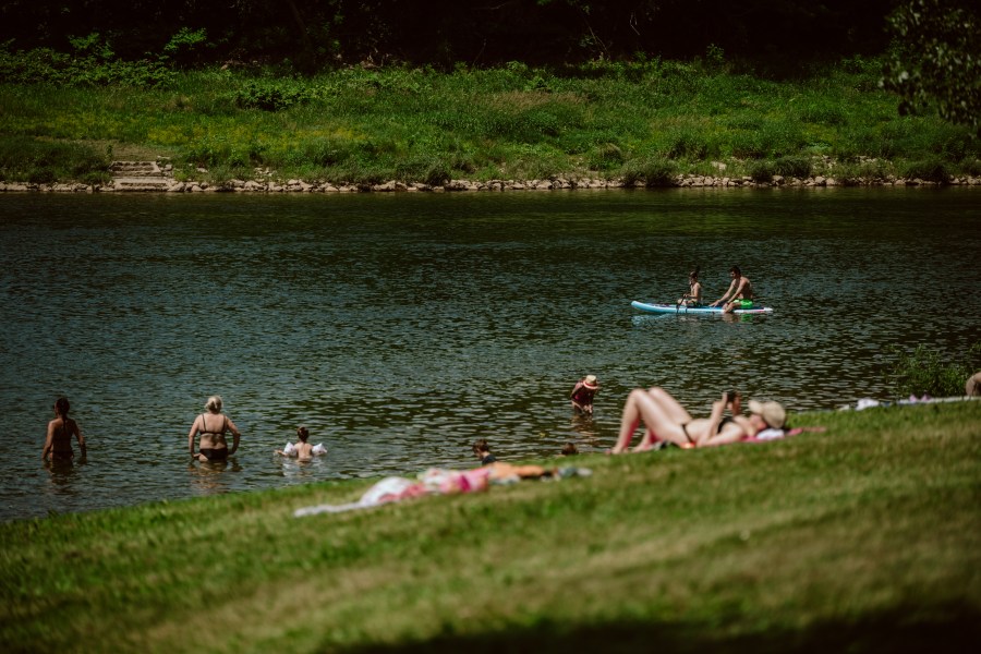 Opuštajući vikend uz rijeku Dnevni boravak na rijeci u Ozlju još traje 